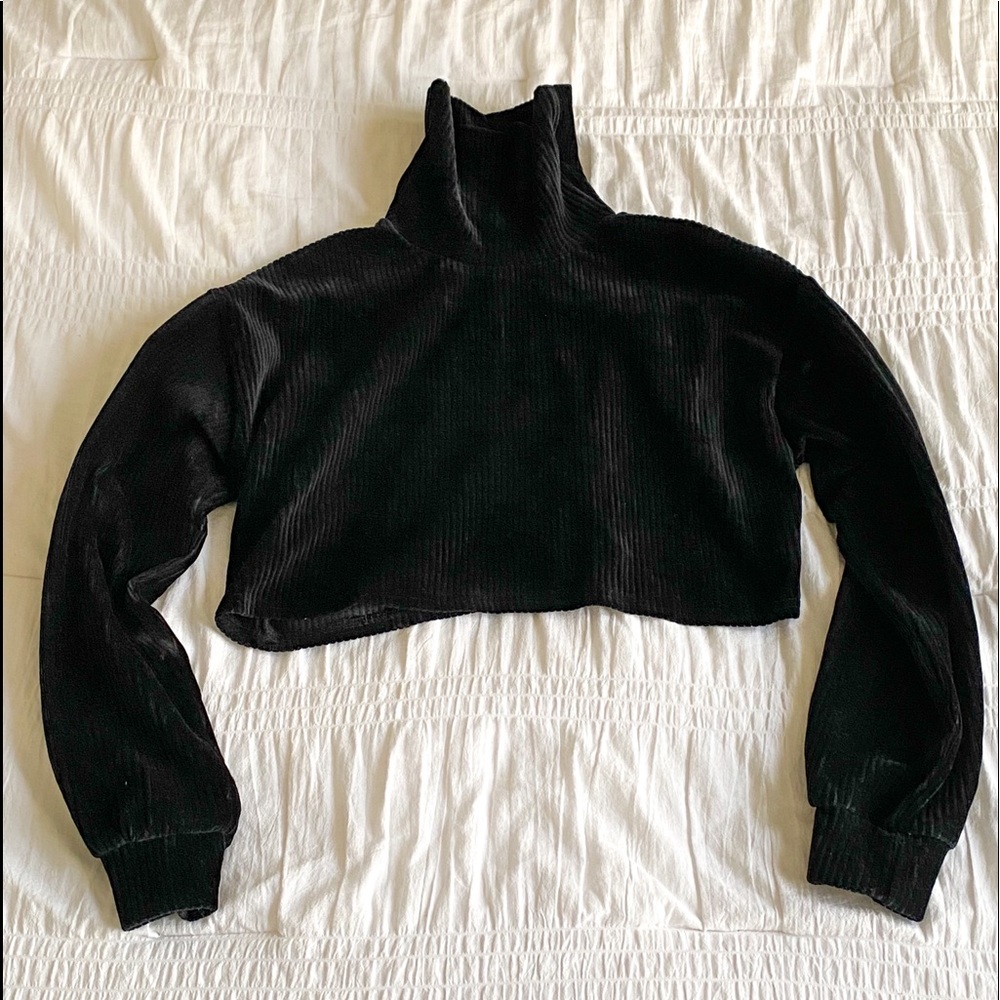 ADIKA Black Cropped Velvet Turtleneck Sweater Women’s Small